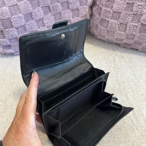 Chic Black Leather Wallet with Buckle - Picture 5 of 6